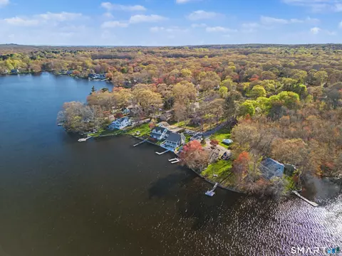 14 Lake Dr, Old Lyme, CT 06371