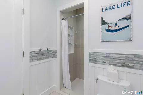 Bath - 14 Highland Rd, Bethlehem, CT 06751 photo 1 of 3