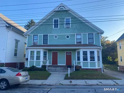 27 Soule St, Griswold, CT 06351