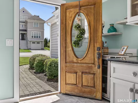 Entry Way - 68 Groveway, Clinton, CT 06413 photo 1 of 7