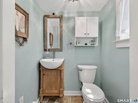 Bath - 68 Groveway, Clinton, CT 06413 photo 1 of 3