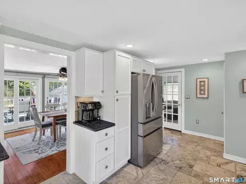 Entry Way - 68 Groveway, Clinton, CT 06413 photo 3 of 7