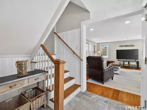 Entry Way - 68 Groveway, Clinton, CT 06413 photo 4 of 7