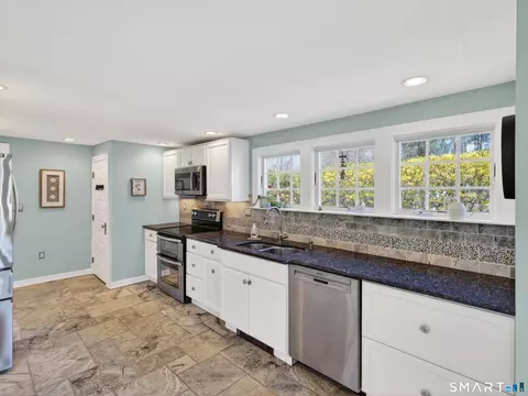 Kitchen - 68 Groveway, Clinton, CT 06413 photo 1 of 3