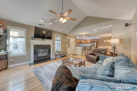 95 S Ridge Ln #E201, Berlin, CT 06037