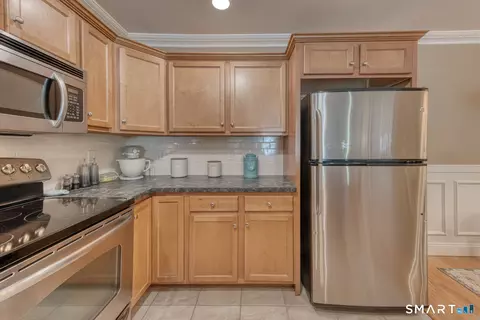 Kitchen - 95 S Ridge Ln #E201, Berlin, CT 06037 photo 5 of 6