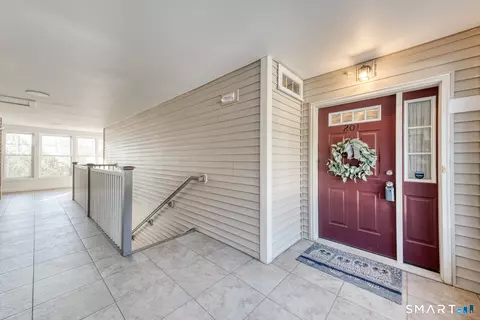 Entry Way - 95 S Ridge Ln #E201, Berlin, CT 06037 photo 1 of 1