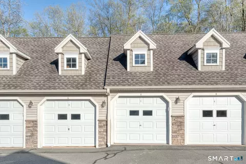 Exterior - 95 S Ridge Ln #E201, Berlin, CT 06037 photo 5 of 7