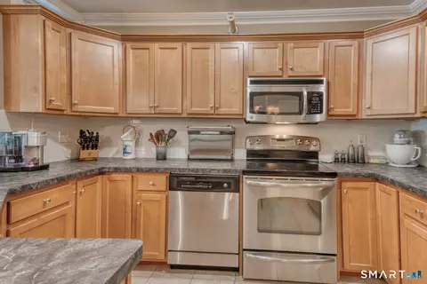 Kitchen - 95 S Ridge Ln #E201, Berlin, CT 06037 photo 2 of 6