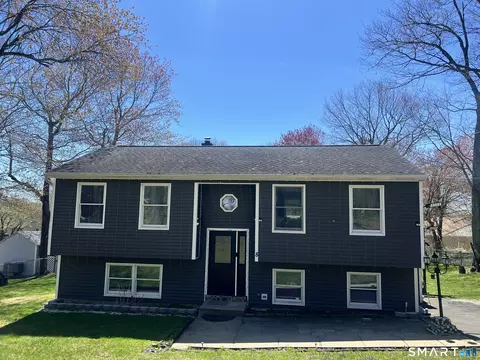 8 Rocco Dr, Wolcott, CT 06716