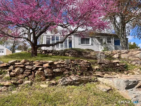 37 Hartman Ave, East Haven, CT 06512