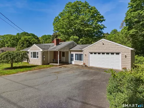 26 Grandview Ter, Essex, CT 06426