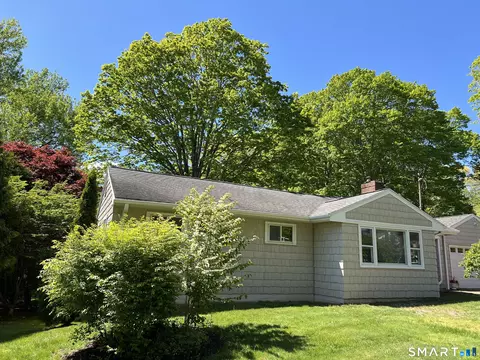 26 Grandview Ter, Essex, CT 06426