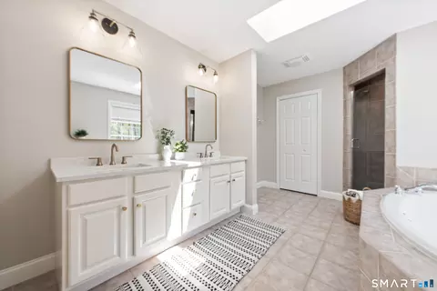 Bath - 8 Windy Hill Rd, Redding, CT 06896 photo 1 of 4