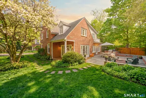 5 Farnham Ct, Westport, CT 06880