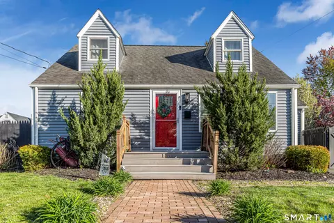 116 Meadowside Rd, Milford, CT 06460