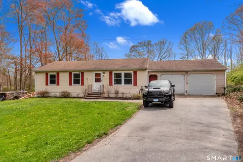 9 Sunnieside Ct, Waterford, CT 06385