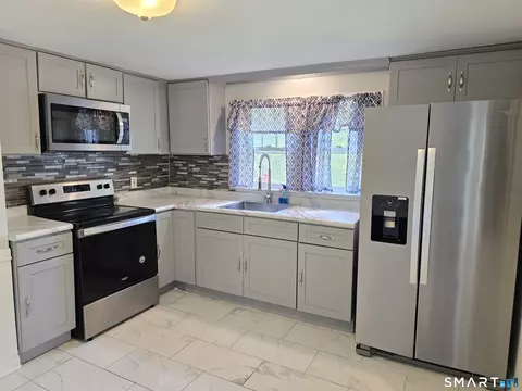 51 Cushman St, Waterbury, CT 06704