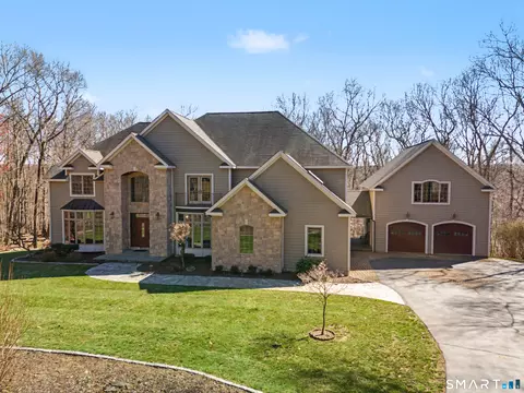 162 Britiani Rd, Southbury, CT 06488