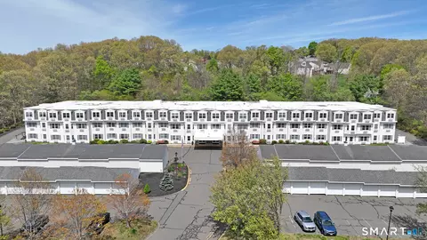 1 Brush Pasture Ln #205, Portland, CT 06480