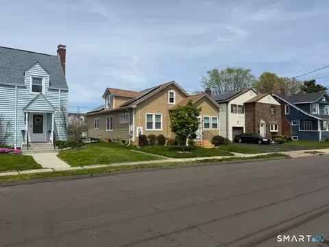 56 Tredeau St, Hartford, CT 06114