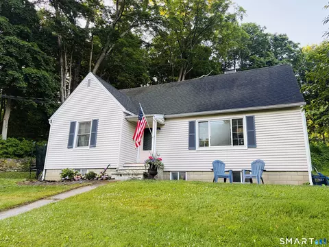 39 N Main St, Sharon, CT 06069