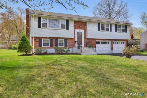 35 Parkwood Dr, East Hartford, CT 06118