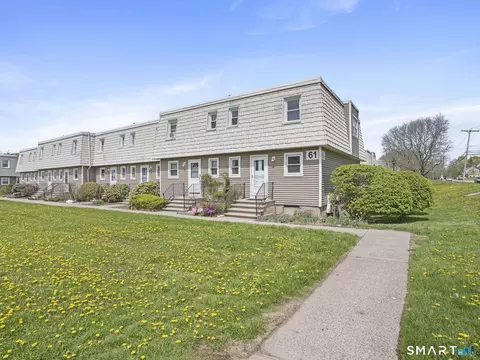 61 Meetinghouse Vlg #8, Meriden, CT 06450