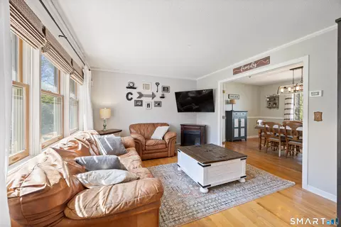 Living - 16 Stephen Ct, Prospect, CT 06712 photo 1 of 3