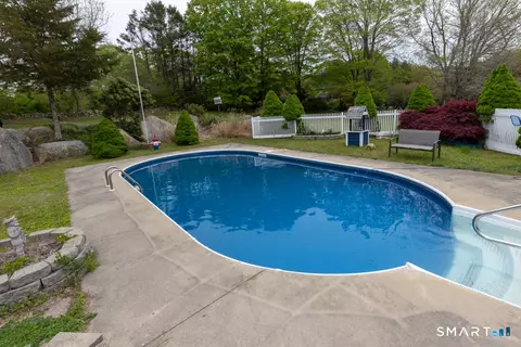 Exterior - 225 Lambtown Rd, Ledyard, CT 06339 photo 5 of 5