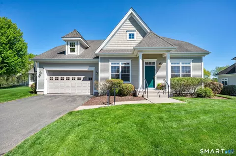 36 Bay Hill Dr #36, Bloomfield, CT 06002