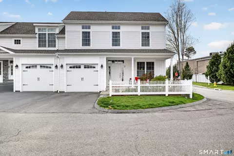 25 Sheffield St #7, Old Saybrook, CT 06475