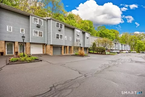 250 Summer St #19F, Southington, CT 06479