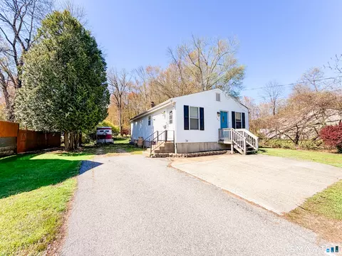 160 Dunham St, Norwich, CT 06360