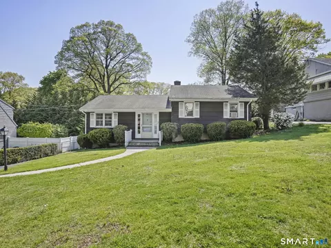 47 Lewis Dr, Fairfield, CT 06825