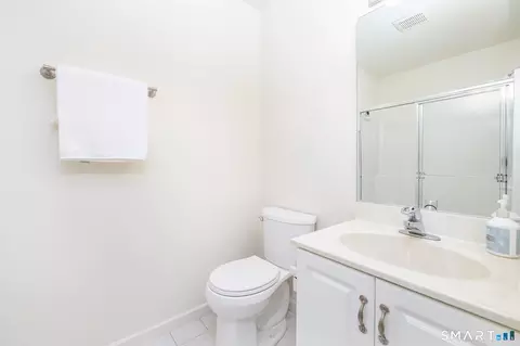Bath - 54 Elizabeth Cir #54, Sandy Hook, CT 06482 photo 1 of 2