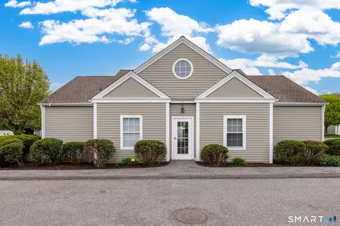 Exterior - 54 Elizabeth Cir #54, Sandy Hook, CT 06482 photo 3 of 11