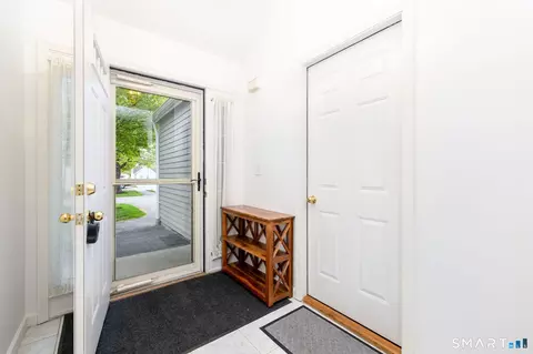 Entry Way - 54 Elizabeth Cir #54, Sandy Hook, CT 06482 photo 1 of 1