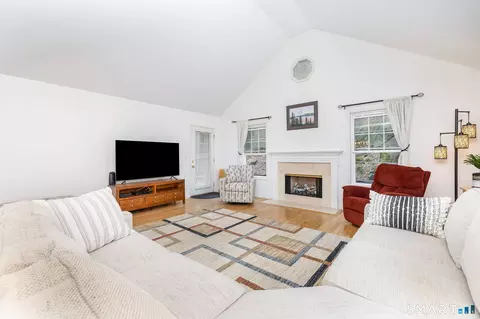 Living - 54 Elizabeth Cir #54, Sandy Hook, CT 06482 photo 2 of 2