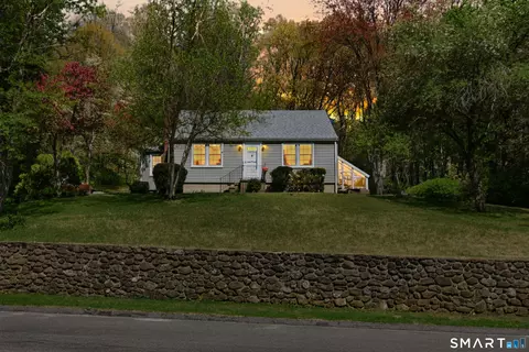 41 Emma St, Seymour, CT 06483