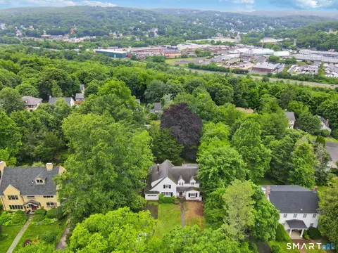 571 Willow St, Waterbury, CT 06710