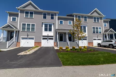 49 Park Ave #49, Mystic, CT 06355