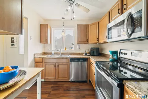 827 Oronoke Rd #9-2, Waterbury, CT 06708