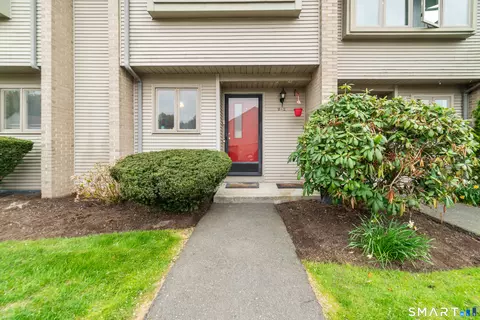 827 Oronoke Rd #9-2, Waterbury, CT 06708
