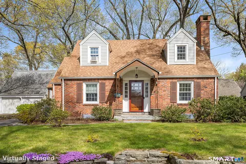 101 Princeton St, Manchester, CT 06040