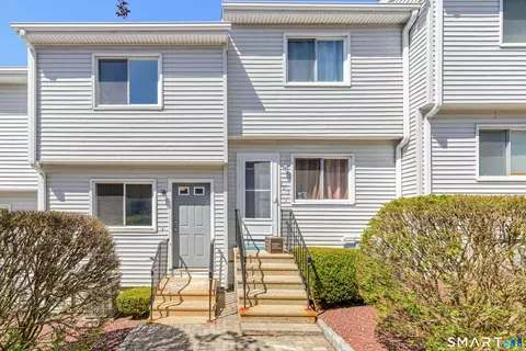 273 Derby Ave #904, Derby, CT 06418