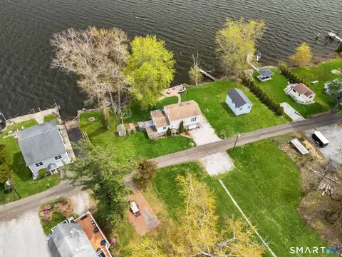 84 Little Meadow Rd, Haddam, CT 06438