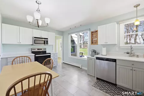 Kitchen - 14 Cedarwood Ln, Old Saybrook, CT 06475 photo 1 of 4