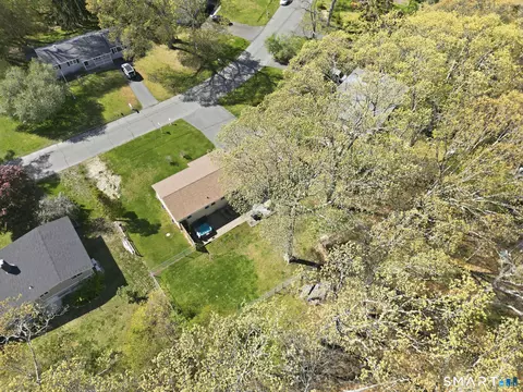 View/Area - 14 Cedarwood Ln, Old Saybrook, CT 06475 photo 2 of 5