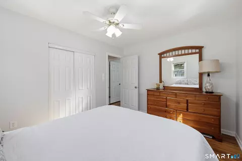 Bedroom - 14 Cedarwood Ln, Old Saybrook, CT 06475 photo 6 of 6